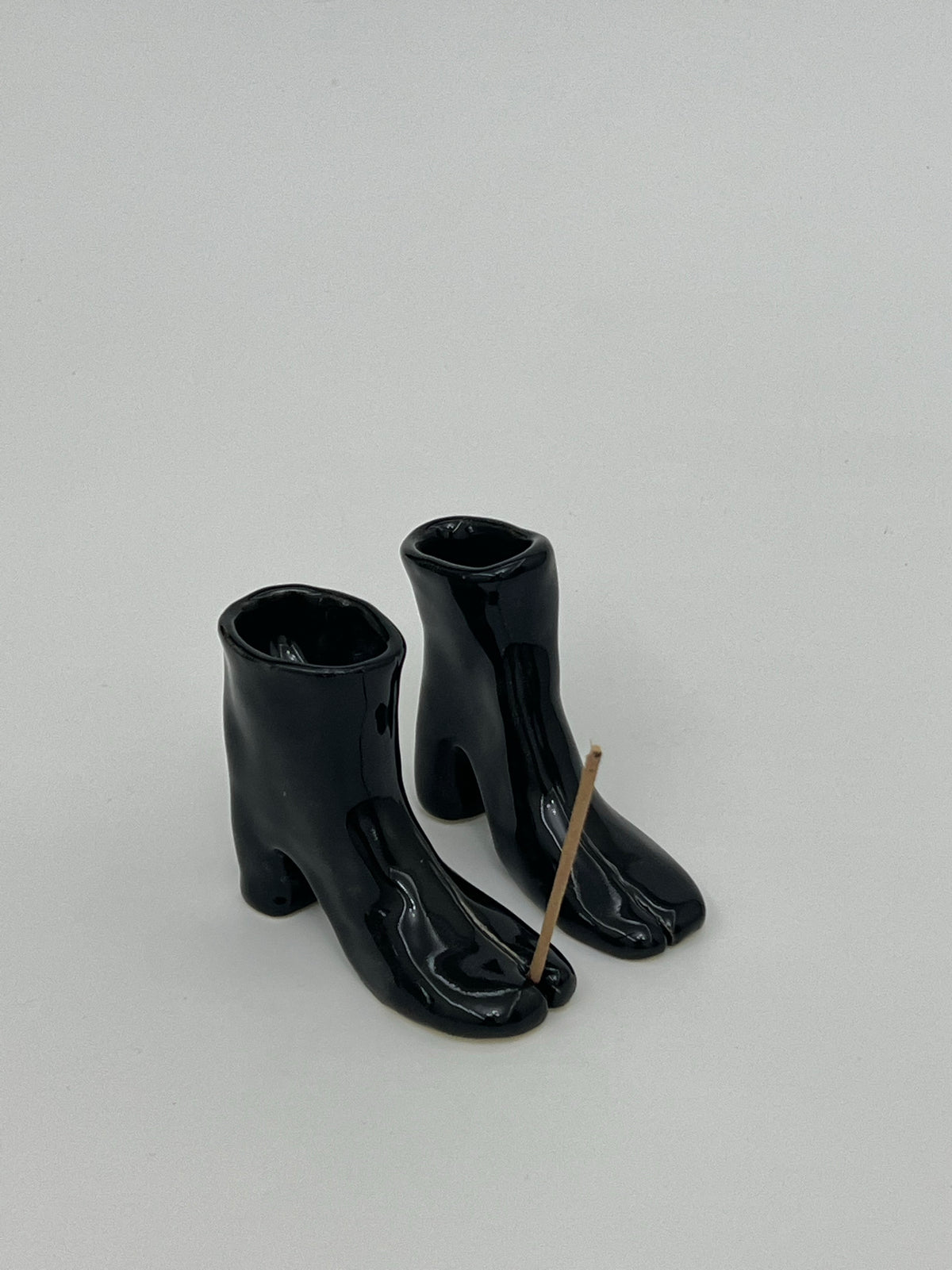 000503 Tabi ceramic incense holder, alternate product view 1