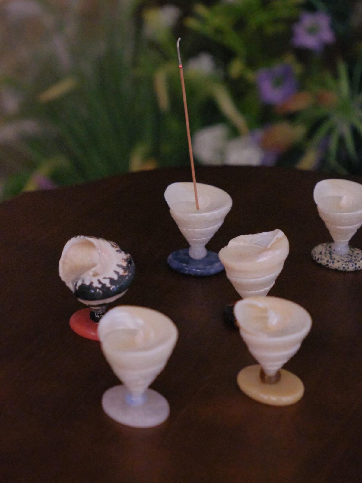 IN Chaos Natural Conch & Jade Shaped Incense Holder