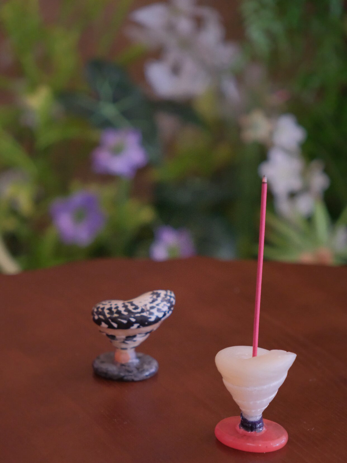 IN Chaos Natural Conch & Jade Shaped Incense Holder