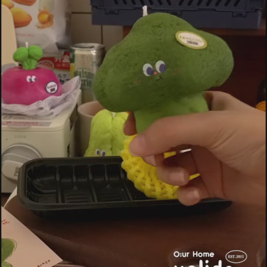 Video showing the O:urHome broccoli sculptural candle