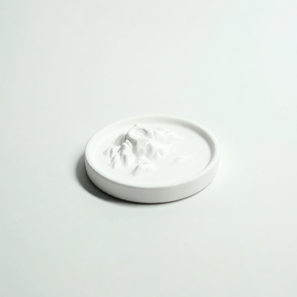White Yunyu concrete mountain backflow incense burner